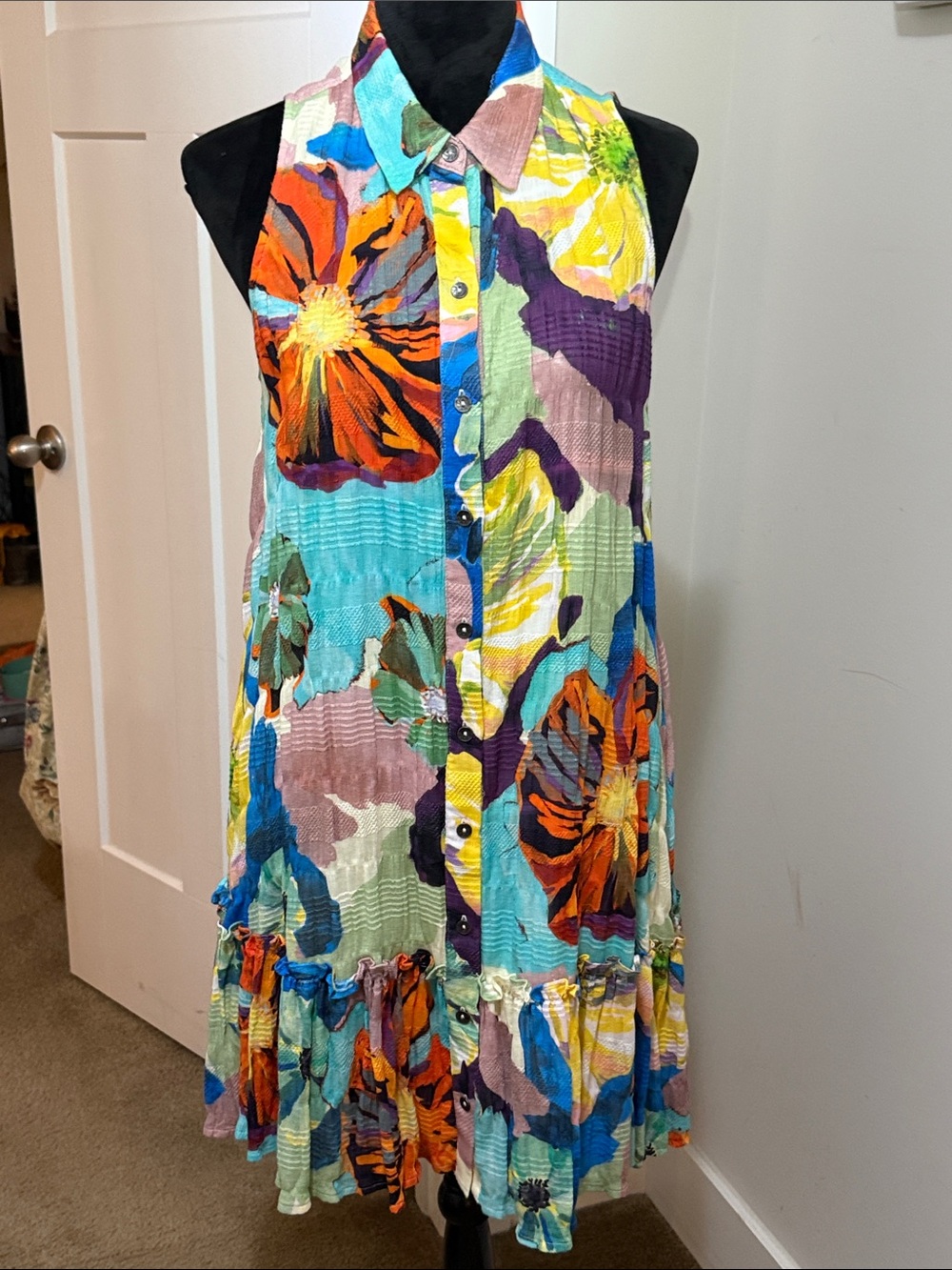 Maeve by Anthropologie Sleeveless Floral Midi Dress in multi color floral print